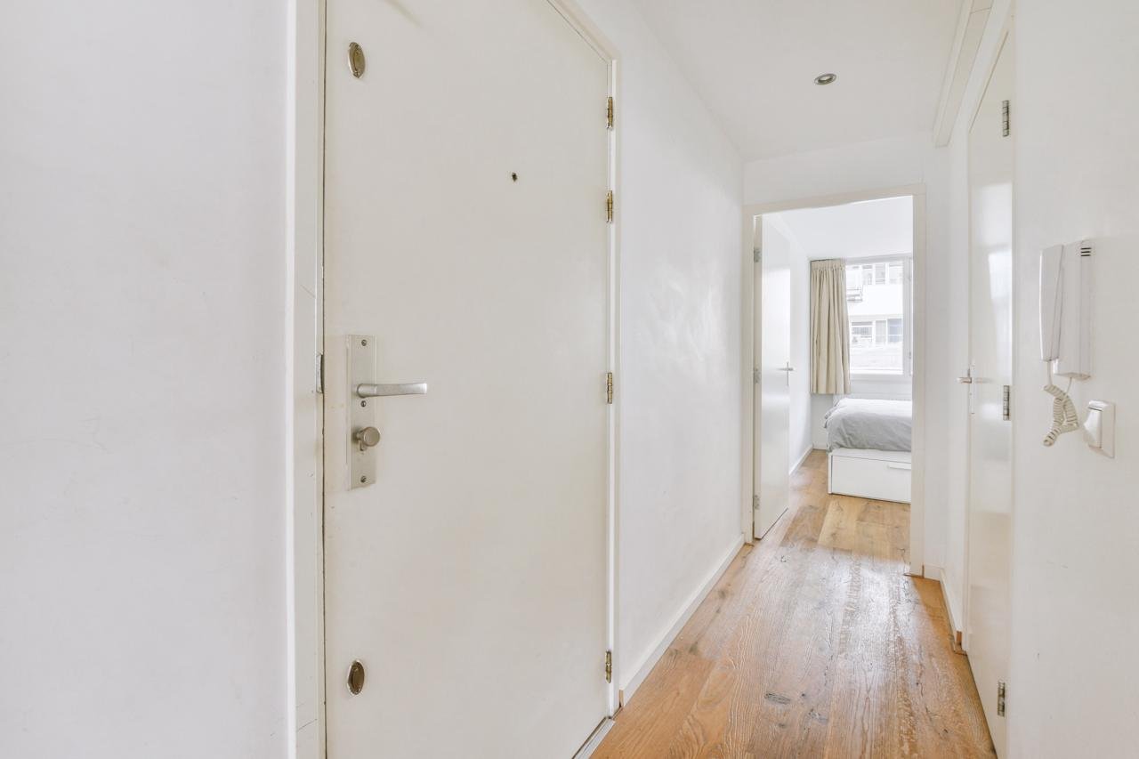 Zwei separate Schlafzimmer im Flur